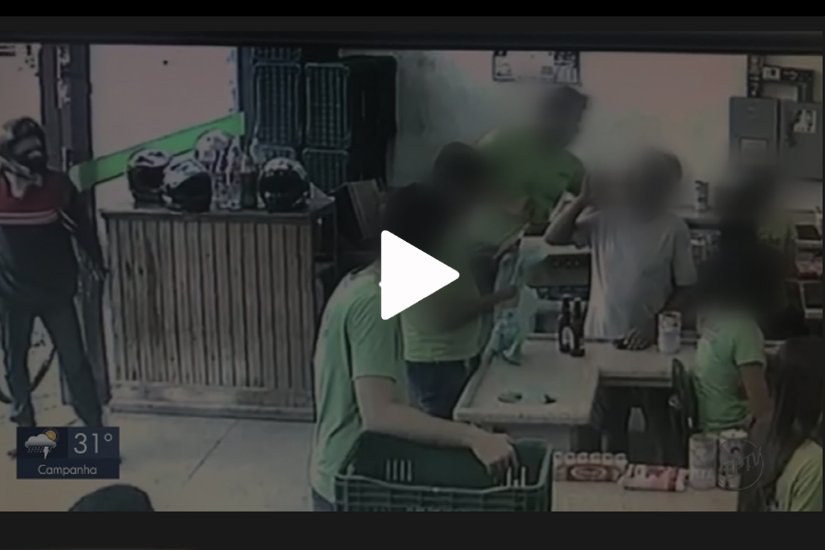 Assaltante é ignorado por vítimas e desiste de crime em MG