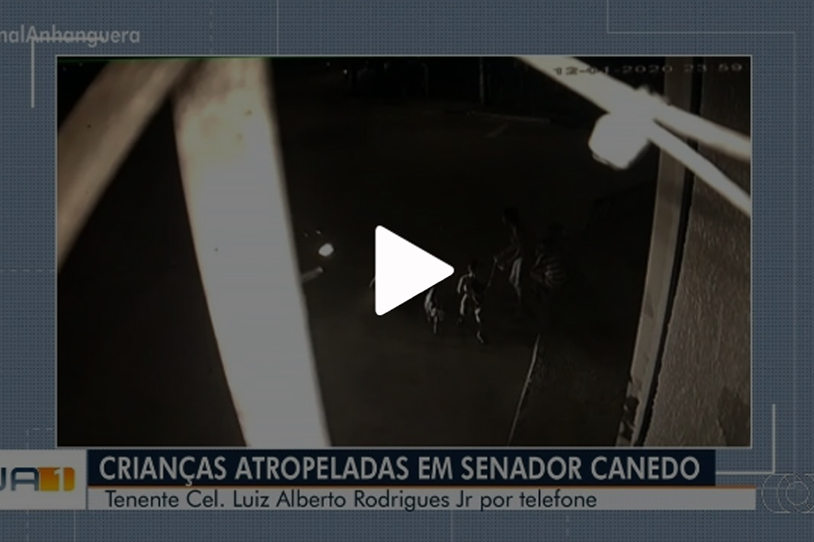 Motorista bêbado atropela quatro crianças que brincavam em calçada, diz polícia; vídeo