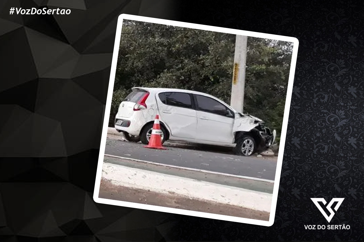 Carro bate em postes em acidente de trânsito, deixando população sem energia nas proximidades da Avenida Sargento Hermínio