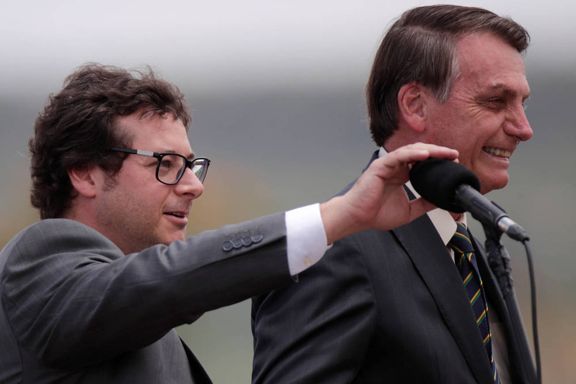 Investigado pela PF, Wajngarten 'continua mais forte do que nunca', diz Bolsonaro