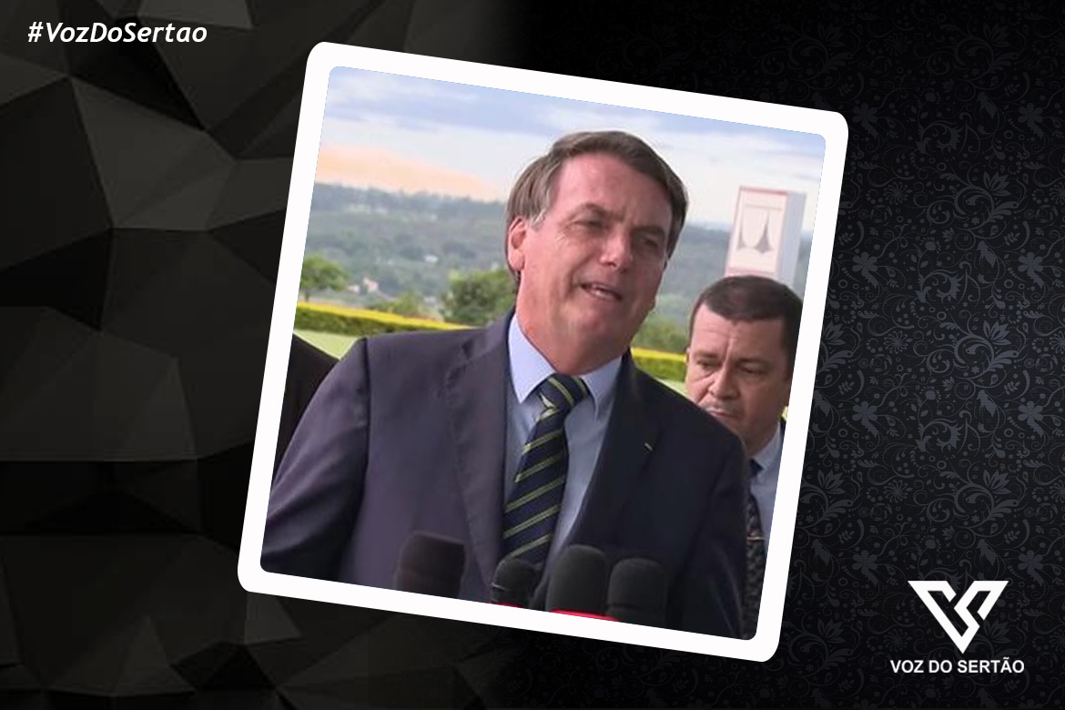 Bolsonaro volta a minimizar pandemia: 'brasileiro pula em esgoto e não acontece nada'