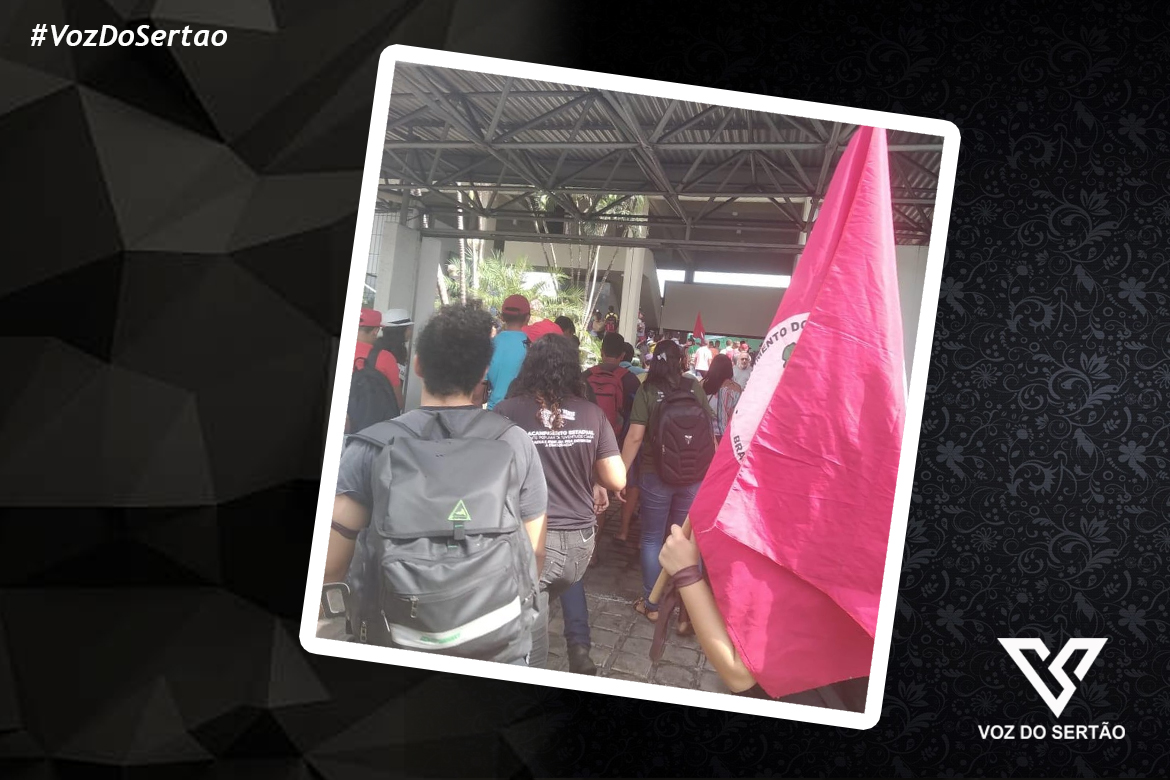 Cerca de 700 trabalhadores (as) sem-terra do MST ocupam  a sede do INCRA no Ceará