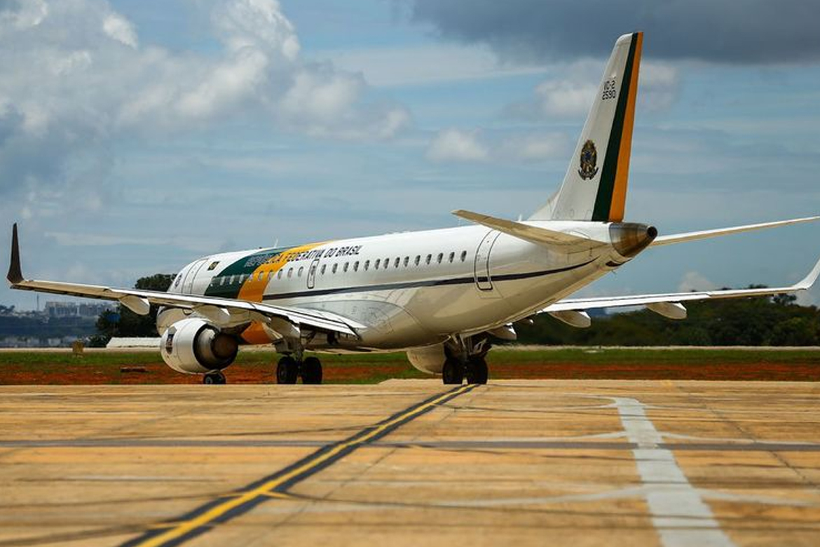 Chega ao Brasil mais um avião com 130 toneladas de equipamentos de proteção individual