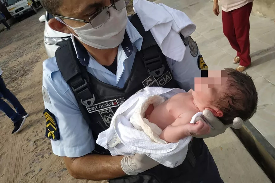 Recém-nascido é abandonado dentro de sacola em cesto de lixo em Crateús