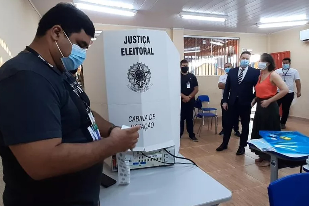 41% dos prefeitos eleitos no Ceará vão governar a cidade onde nasceram