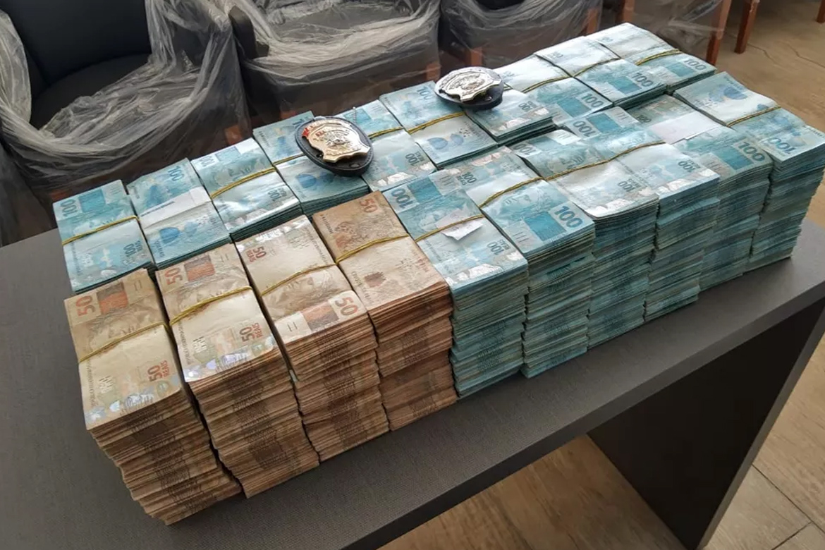 Ex-deputado do Ceará é preso em flagrante com R$ 2 milhões de origem suspeita