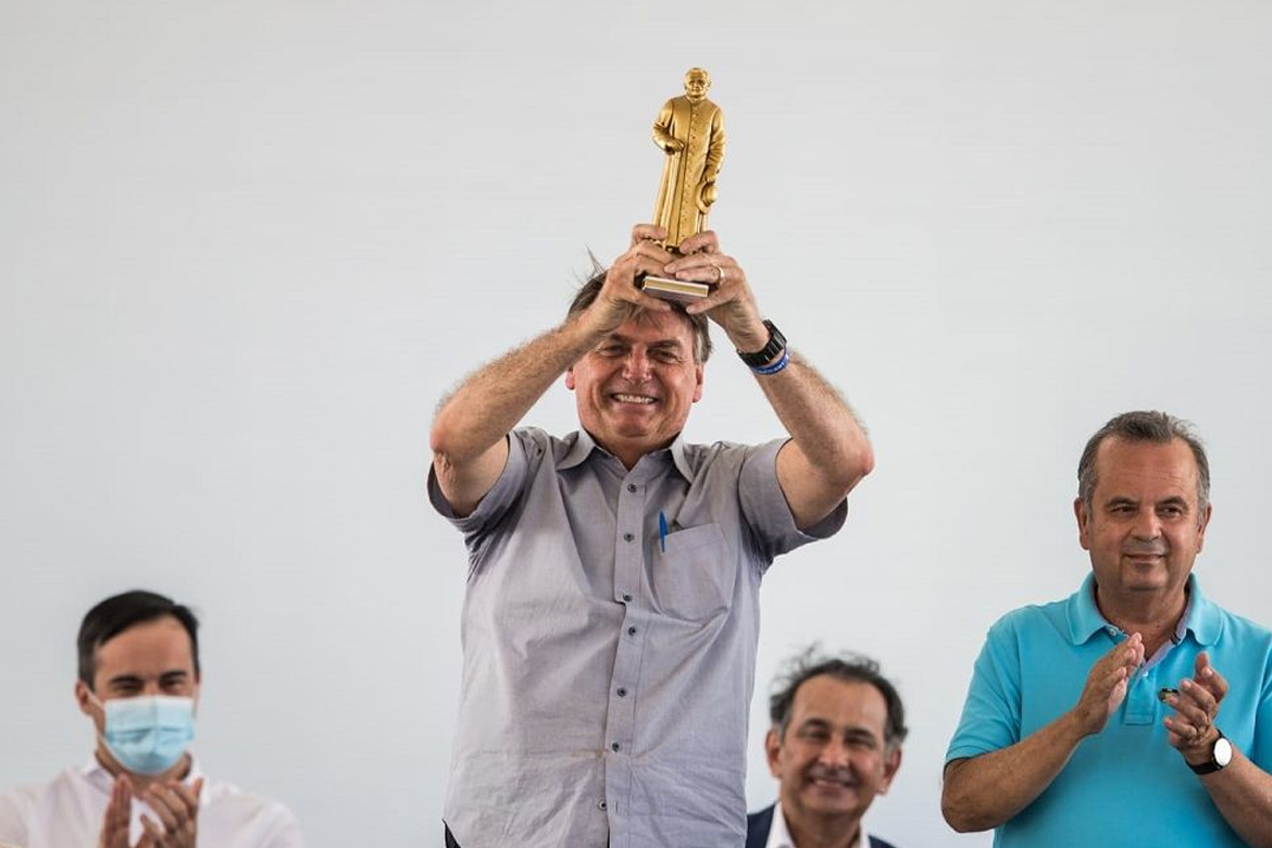 Romeiro de ocasião, Bolsonaro busca o ‘milagre’ de Padre Cícero