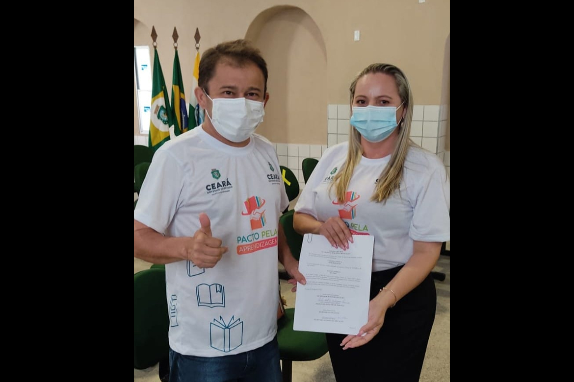 Prefeito de Poranga participa do Pacto pela Aprendizagem que vai ter investimento de R$ 130 milhões para o Ensino Fundamental no Ceará