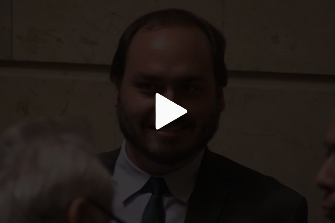 Carlos Bolsonaro tem sigilos fiscal e bancário quebrados pela Justiça em apuração sobre funcionários 'fantasmas' na Câmara do Rio