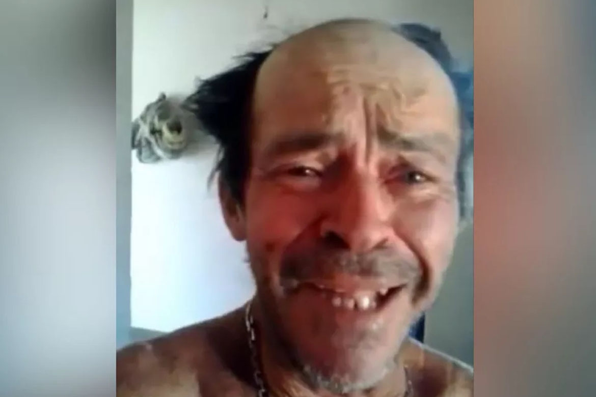 Morre autor do bordão 'me dê, papai', fenômeno nas redes sociais