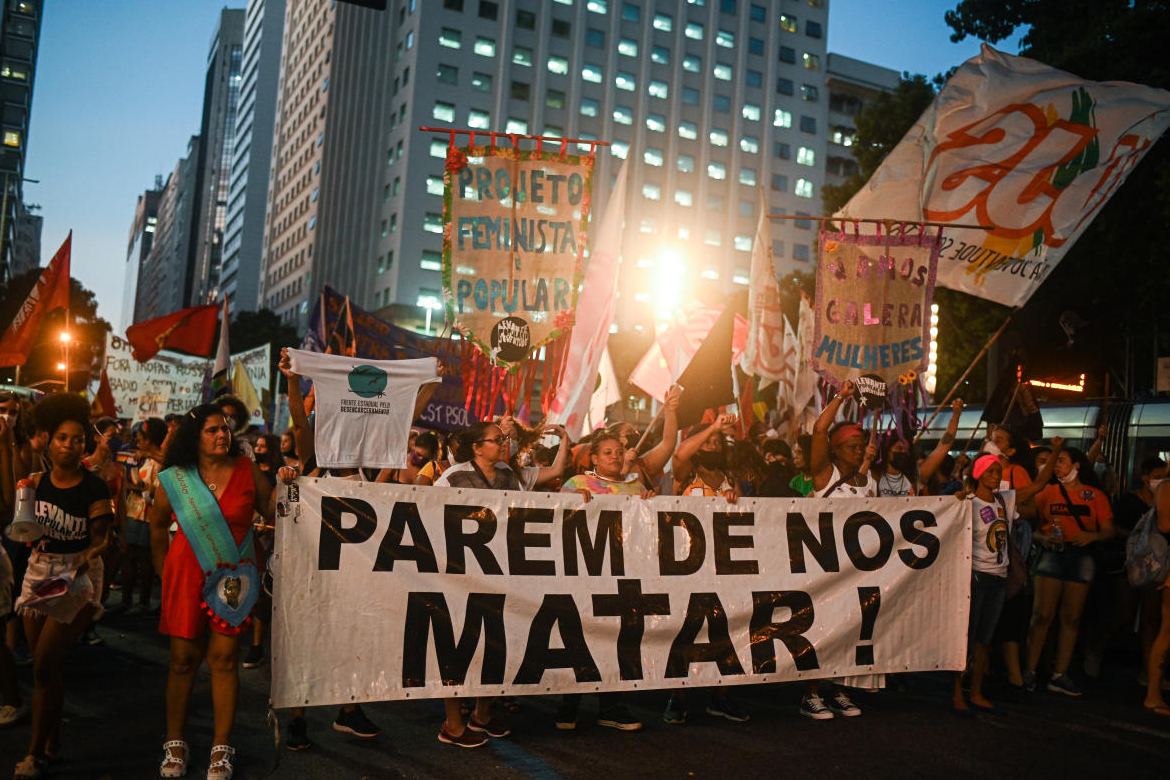 Brasil bate recorde de feminicídios em 2022, com uma mulher morta a cada 6 horas