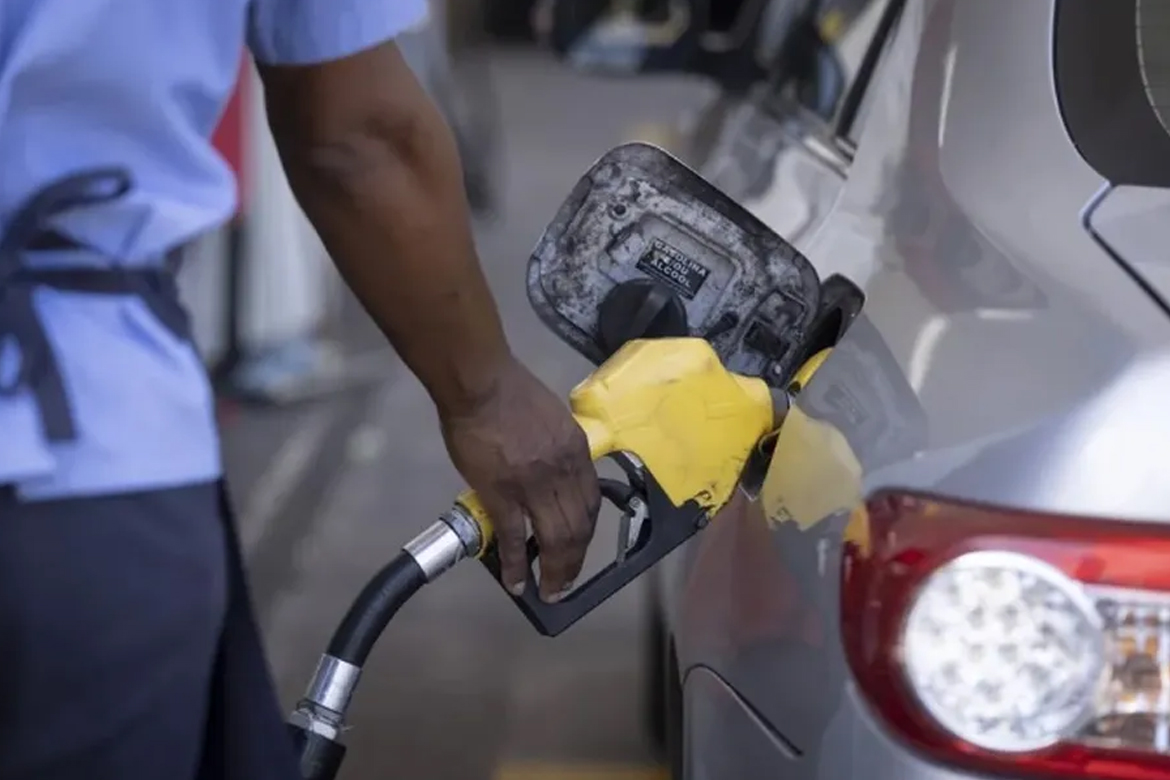 Petrobras reduz preço da gasolina para distribuidoras