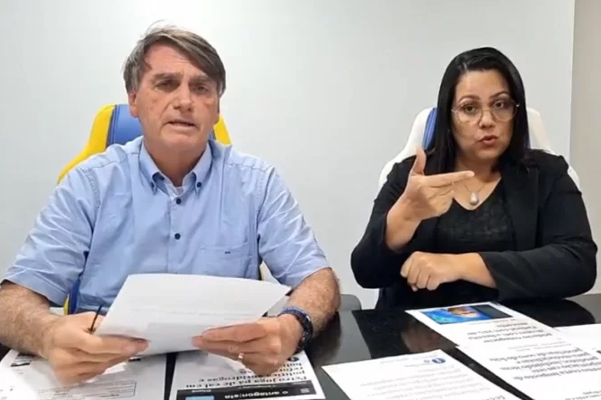 TSE quer sabe se intérprete de libras de Bolsonaro recebeu verba pública para LIVE com teor eleitoral