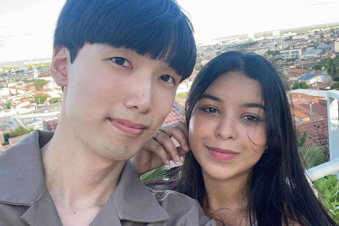 Após viajar 17 mil km para conhecer cearense, coreano pede namorada em casamento