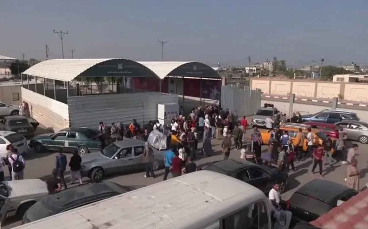 Fronteira em Gaza é reaberta, e feridos são transportados ao acesso