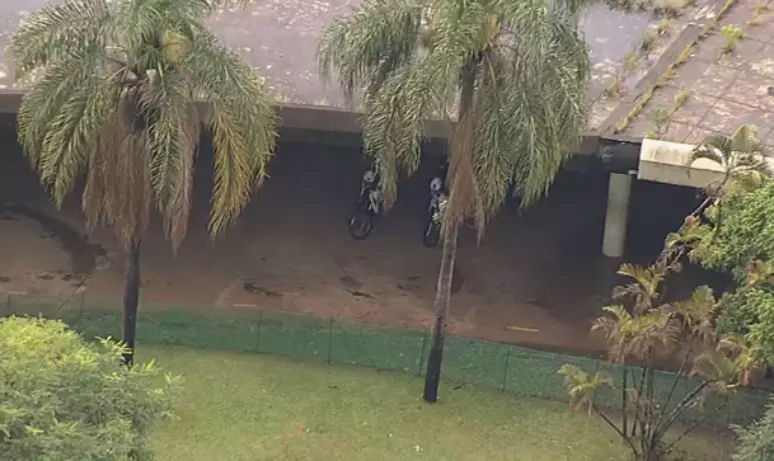 Chuva em SP: marquise do Parque do Ibirapuera desaba e deixa quatro feridos