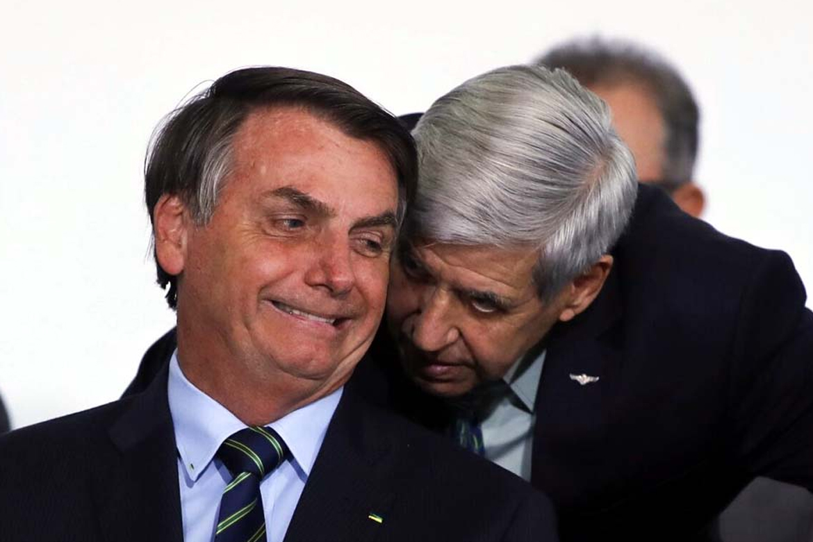 Veja trecho da reunião em que Heleno sugere infiltrar agentes da Abin