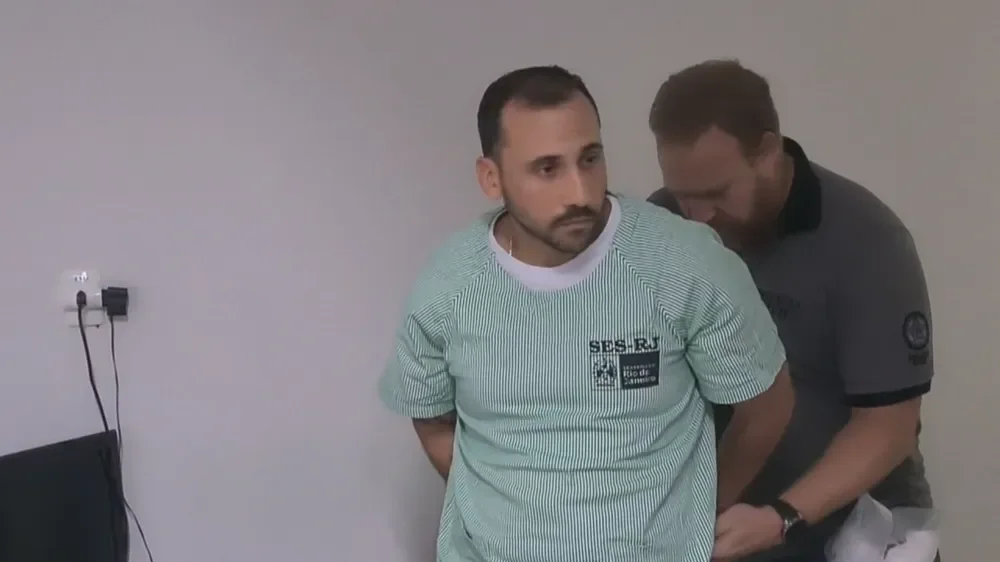 Preso por estupro em cesariana, médico faz matrícula no curso de Turismo na Uerj