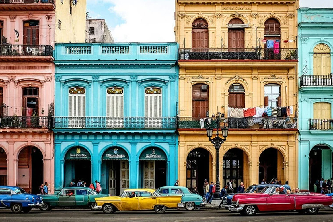 Profissionais da arte, cultura e política: bloqueio a Cuba