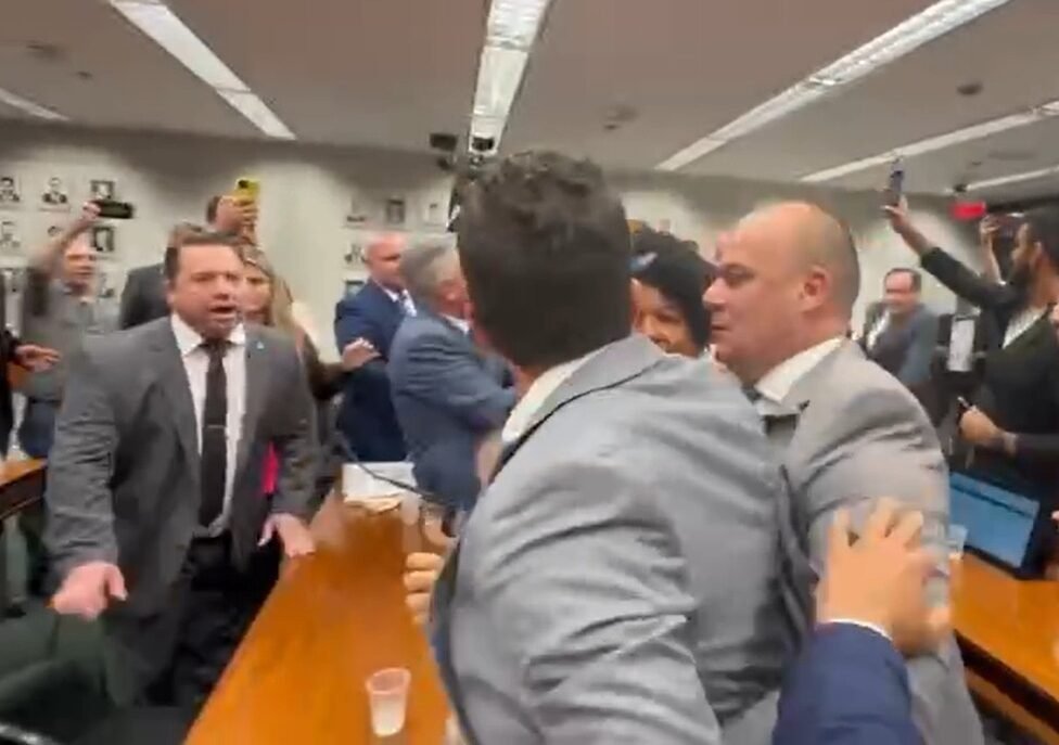 Erika Hilton denuncia 'escalada da violência' na Câmara dos Deputados, sob permissão de Lira