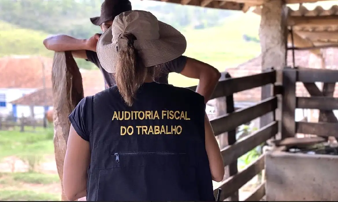Operação resgata 593 trabalhadores em condições análogas à escravidão