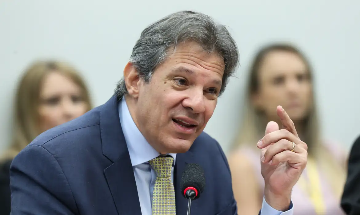 Apostas viram problema social grave e governo fará pente-fino, diz Haddad
