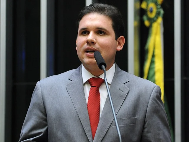 Candidato à sucessão de Lira se reúne com Lula e Bolsonaro