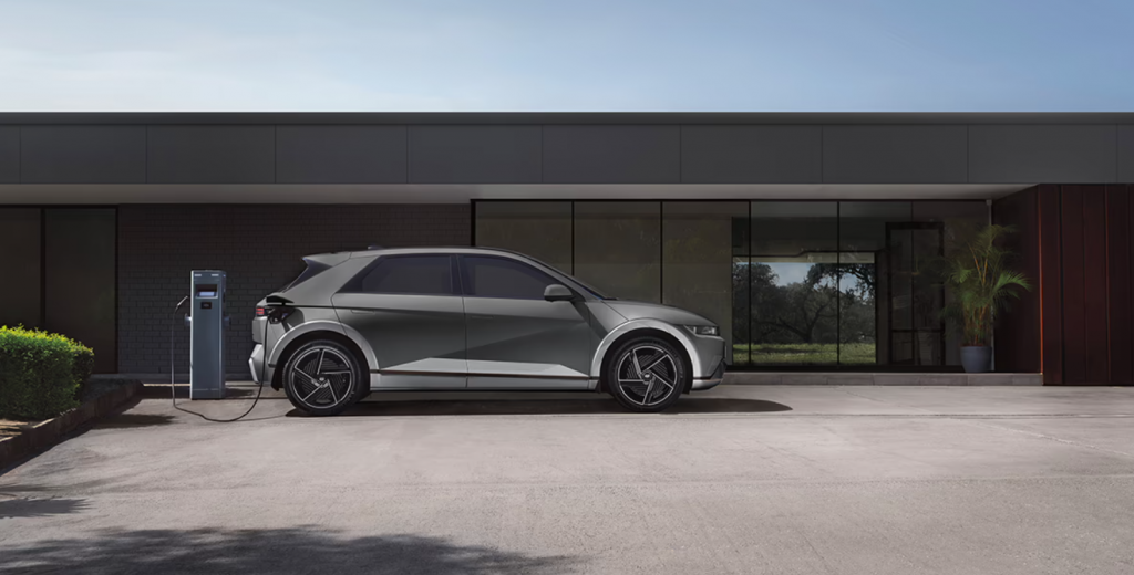 Carro elétrico do ano está em pré-venda no Brasil por R$ 394 mil