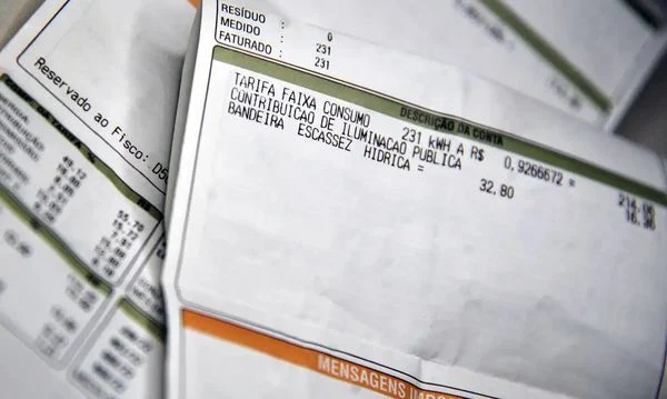 Outubro terá bandeira tarifária mais cara do sistema nas contas de luz