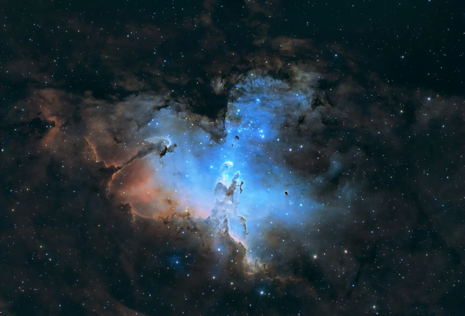 Pilares da Criação e Pequena Nuvem de Magalhães nas imagens astronômicas da semana