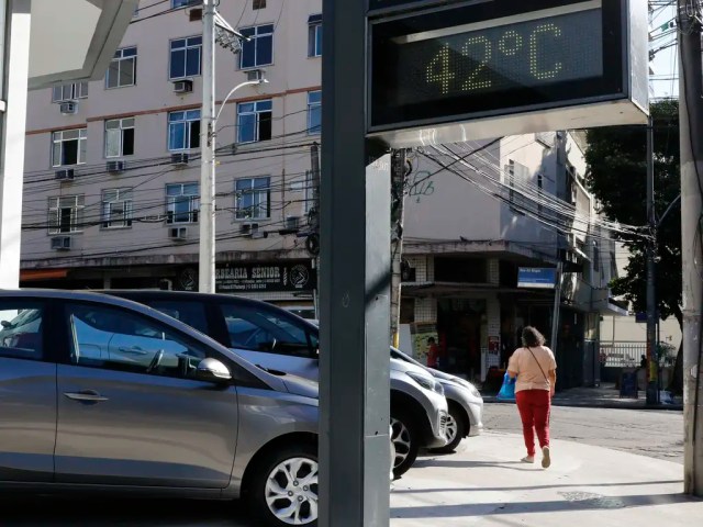 Sala ou sauna? Escolas sofrem com calor extremo no Rio de Janeiro
