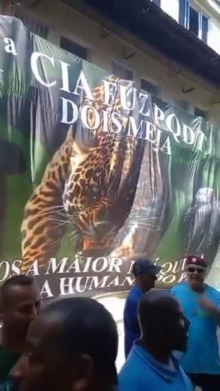 Militares são detidos após festa com bebida e funk em quartel no Rio