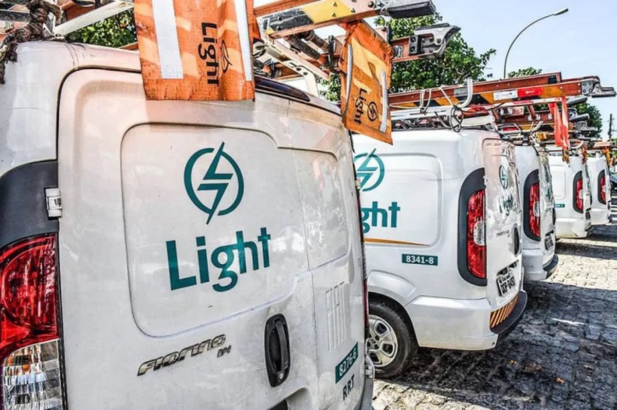 Rio quer aterrar fios em até 10 anos, mas Light diz que responde só a lei federal e custo ficaria para consumidor | Rio de Janeiro