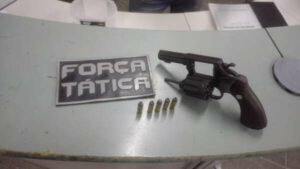 Homem é preso por posse ilegal de arma e receptação na cidade de Canindé
