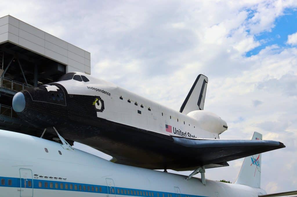 Boeing estuda venda de setor espacial; entenda