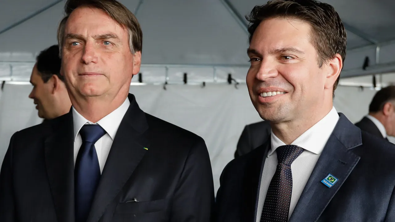 Bolsonaro diz que eleição para Ramagem 'está difícil' e 'deixa para depois' disputa em SP