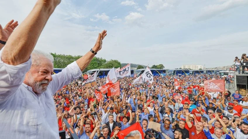 Empregado demitido por se recusar a votar em Bolsonaro receberá R$ 30 mil