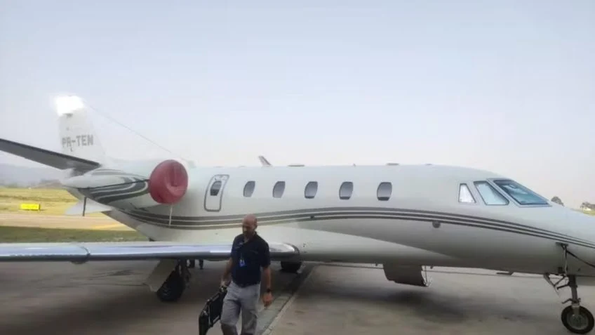 Justiça autoriza polícia a utilizar avião que pertenceu a Gusttavo Lima