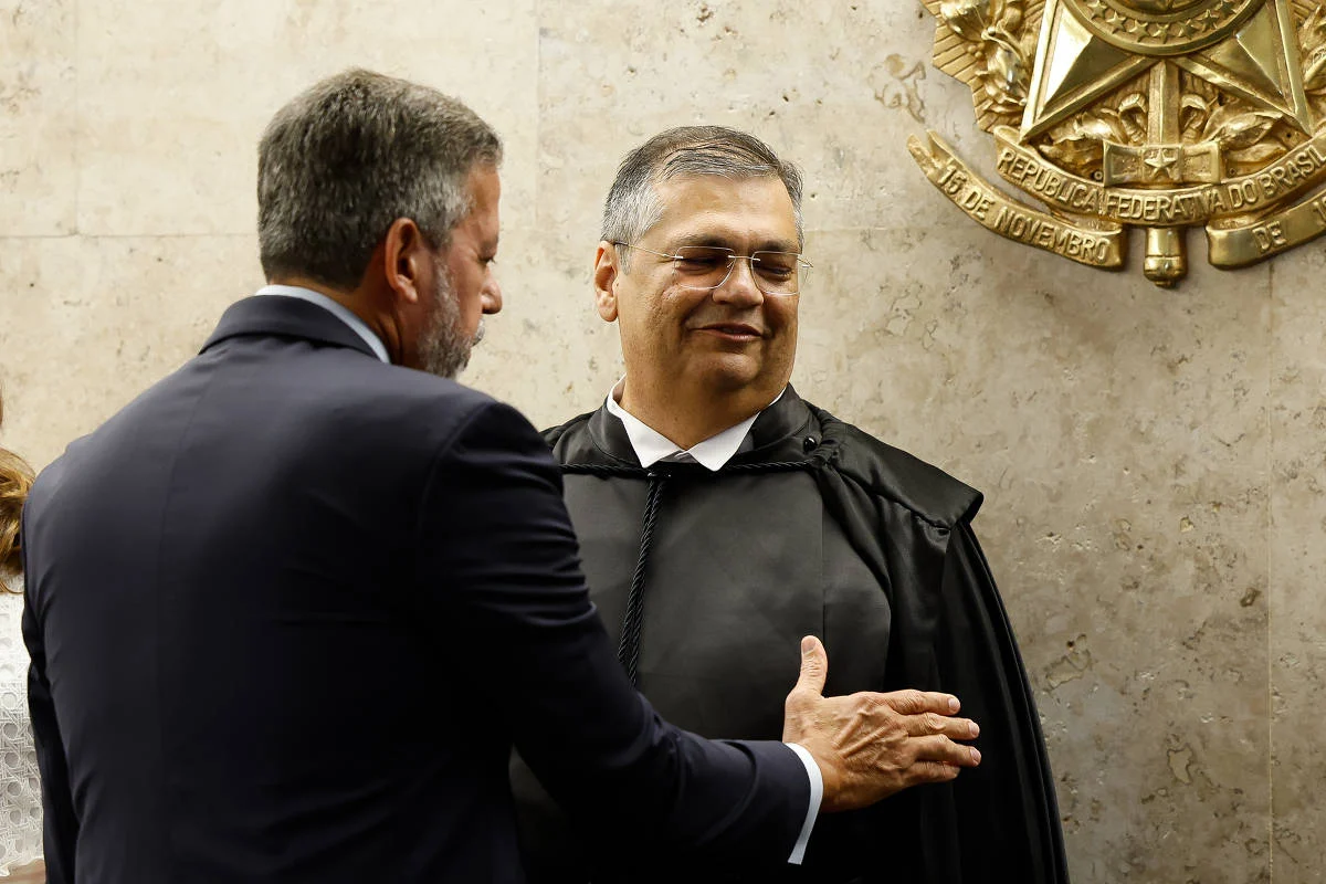 Lira indica a deputados que 1 projeto anti-STF vai seguir