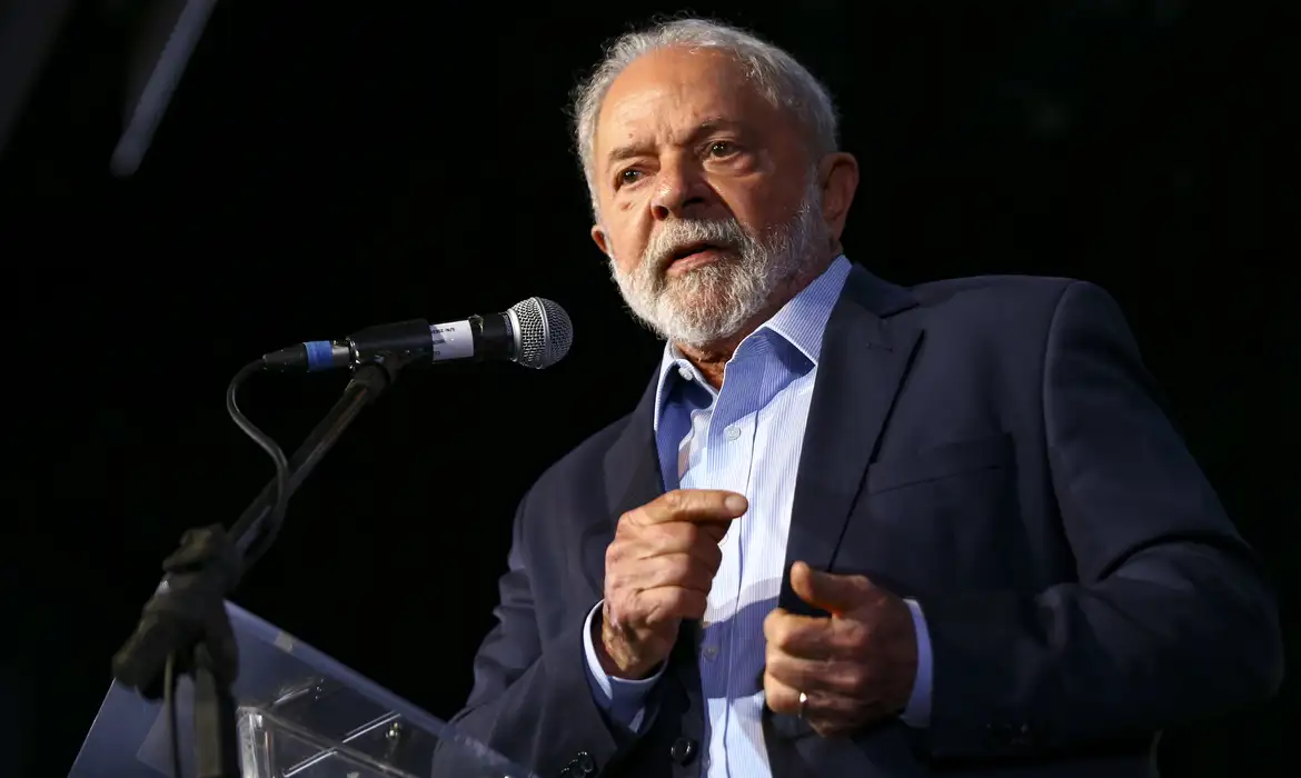 Lula defende incentivo para quem prestar Enem e seguir carreira de professor