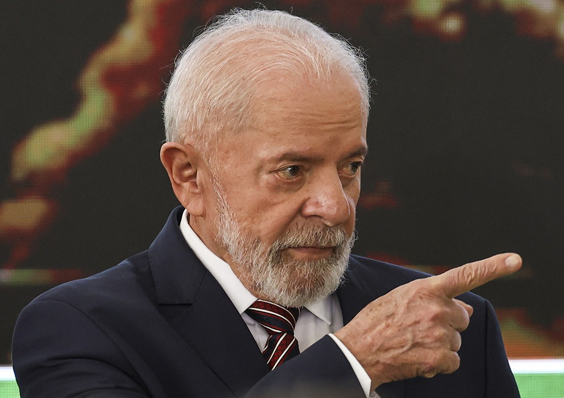 Lula divulga nota de repúdio sobre atentado contra prefeito de Taboão da Serra (SP)