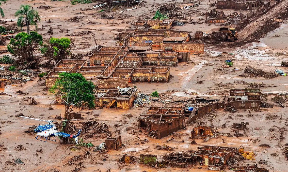 Mariana: Mineradoras correm para assinar acordo; atingidos pedem para ser ouvidos
