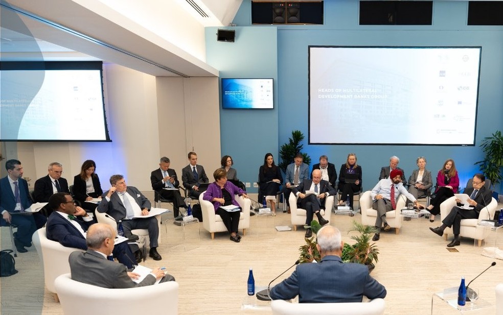 No último dia de reunião do FMI e Banco Mundial, bancos multilaterais discutem reforma nas instituições | Mundo
