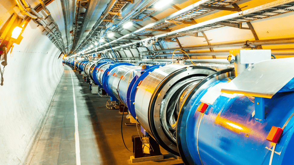 O que é o Grande Colisor de Hádrons (LHC) e para que ele serve?