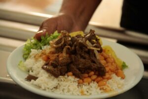 Restaurante popular de Quixadá será inaugurado na semana do município e servirá 200 refeições diárias ao custo de R$ 2,00