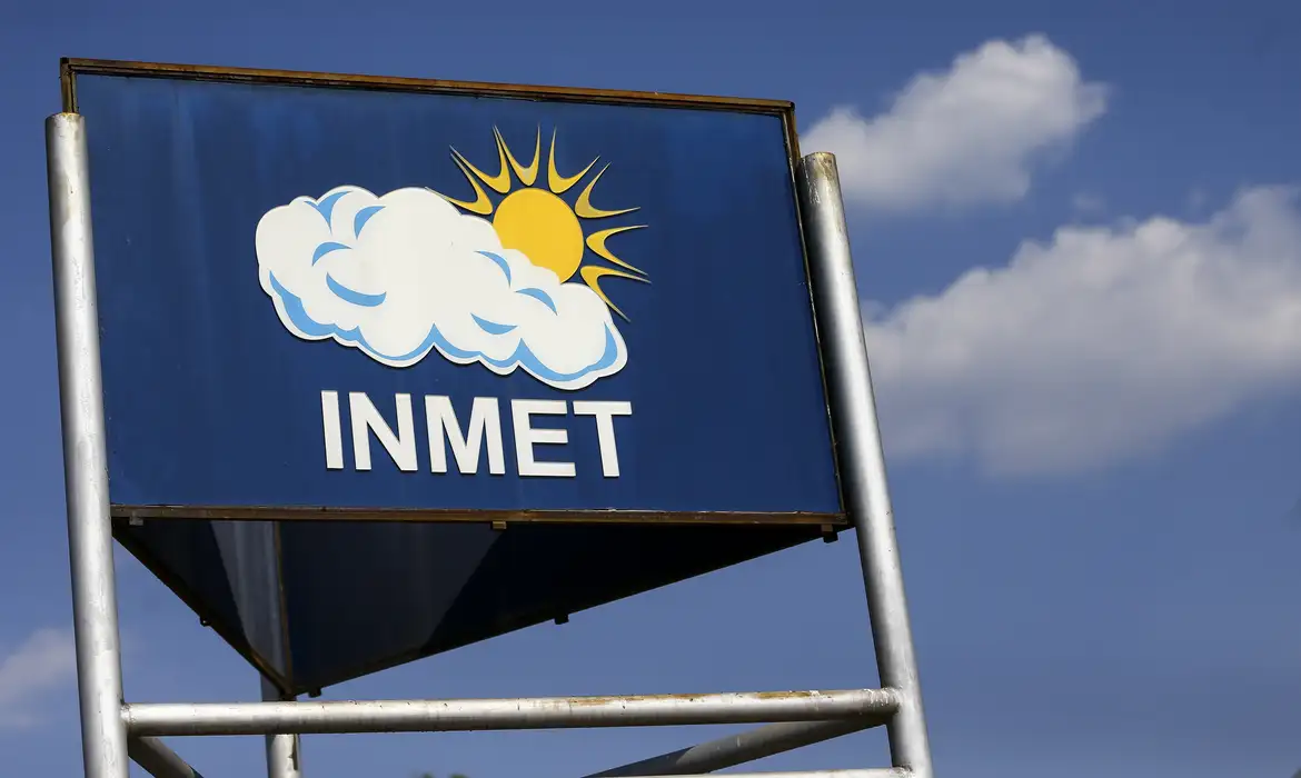 Servidores cruzam os braços contra cortes no Inmet, órgão oficial de meteorologia do Brasil