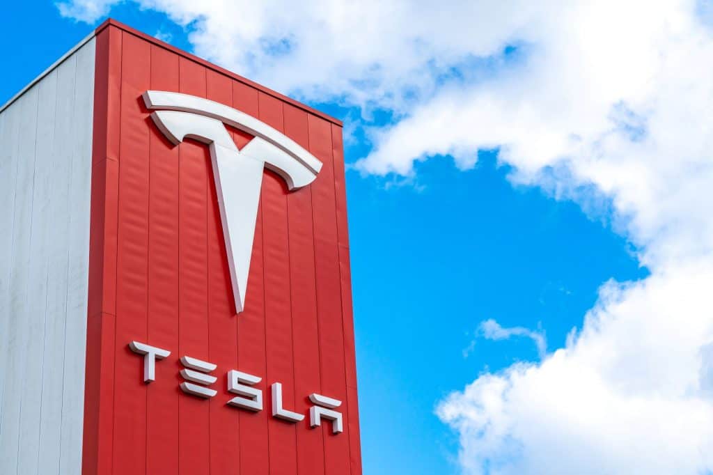Vendas globais da Tesla voltam a crescer, segundo relatório