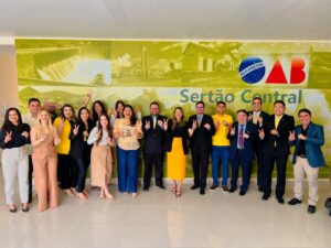 Emanuele Nobre e Leandro Teixeira são oficializados com candidatos a Presidente e Vice da OAB Subsecção Sertão Central