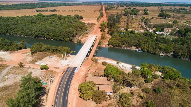 armado e milionário, prefeito já está reeleito
