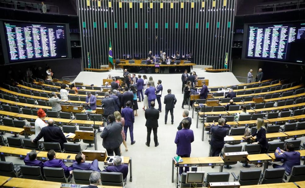 Câmara altera 'taxa das blusinhas' para garantir devolução de imposto e isenção para remédio | Política